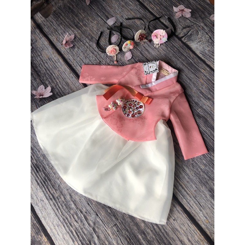 Bộ hanbok cho bé