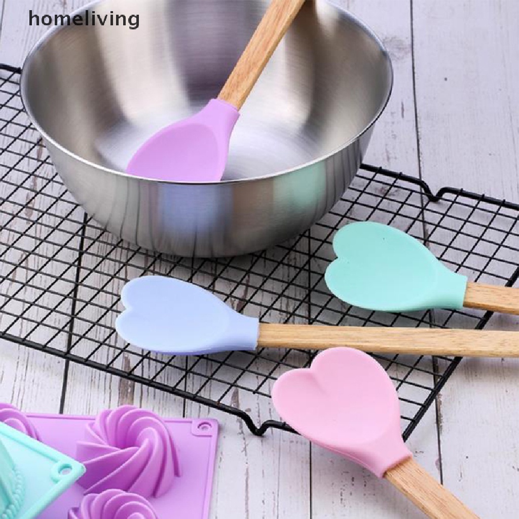 Muỗng Silicone Cán Gỗ Hình Trái Tim Tiện Dụng Khi Làm Bánh