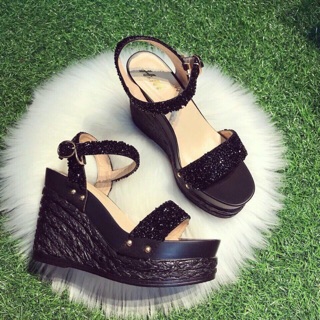 Xuồng valentino 350k sale 250k
