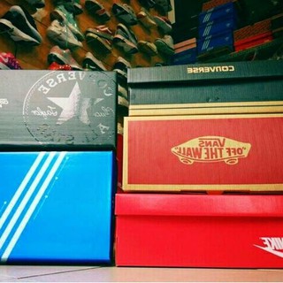 Hộp giày carton bán kèm giày