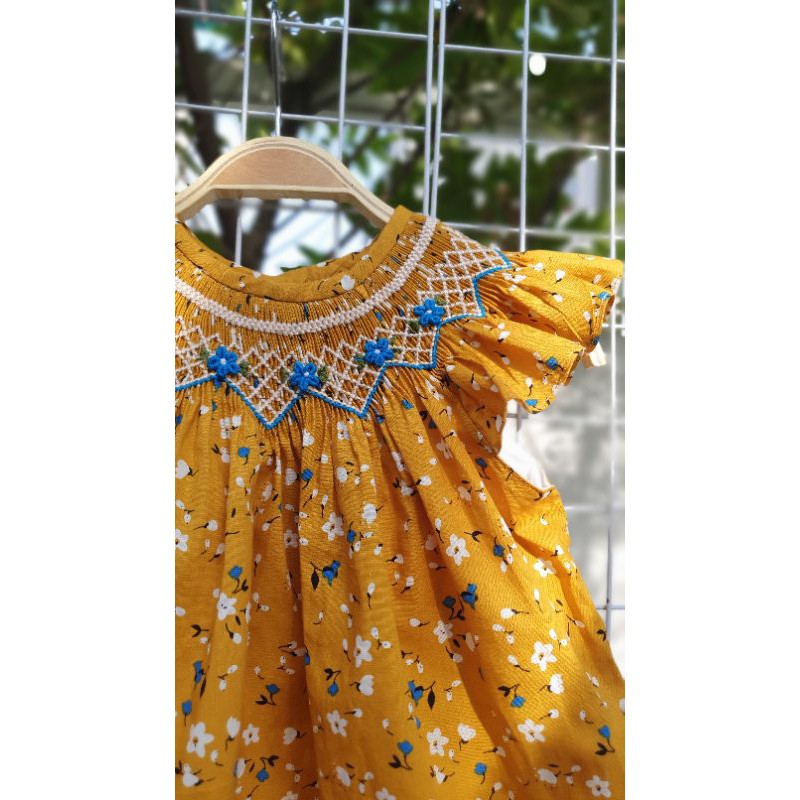 Váy smock hoa vàng mơ