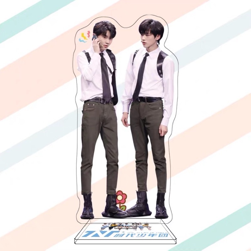 Standee tượng đứng couple TNT