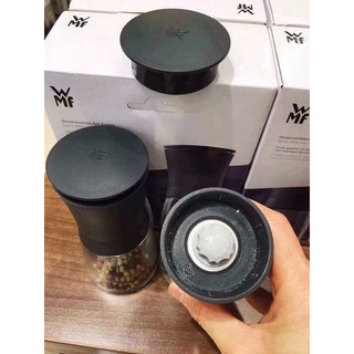 Set xay muối tiêu WMF gồm 2 chiếc nắp đen