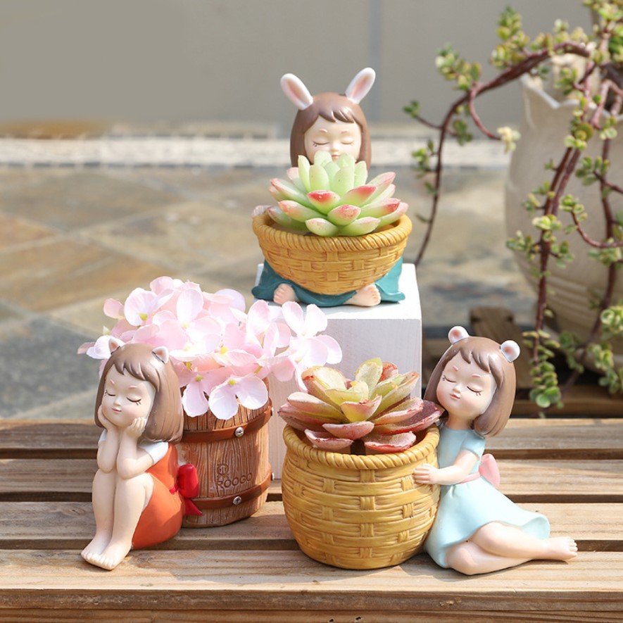 Chậu Trồng Cây Hình Cô Gái Hoạt Hình Dễ Thương - Lọ Hoa Cô Gái Ôm Giỏ Đáng Yêu