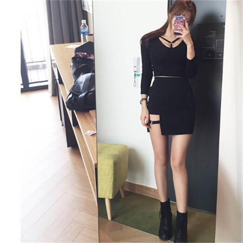 Chân váy lưng cao xẻ đùi trơn màu đen | BigBuy360 - bigbuy360.vn