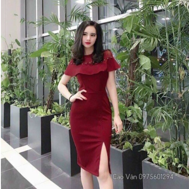 Đầm body xẻ tà phối ren đính cườm sang chảnh