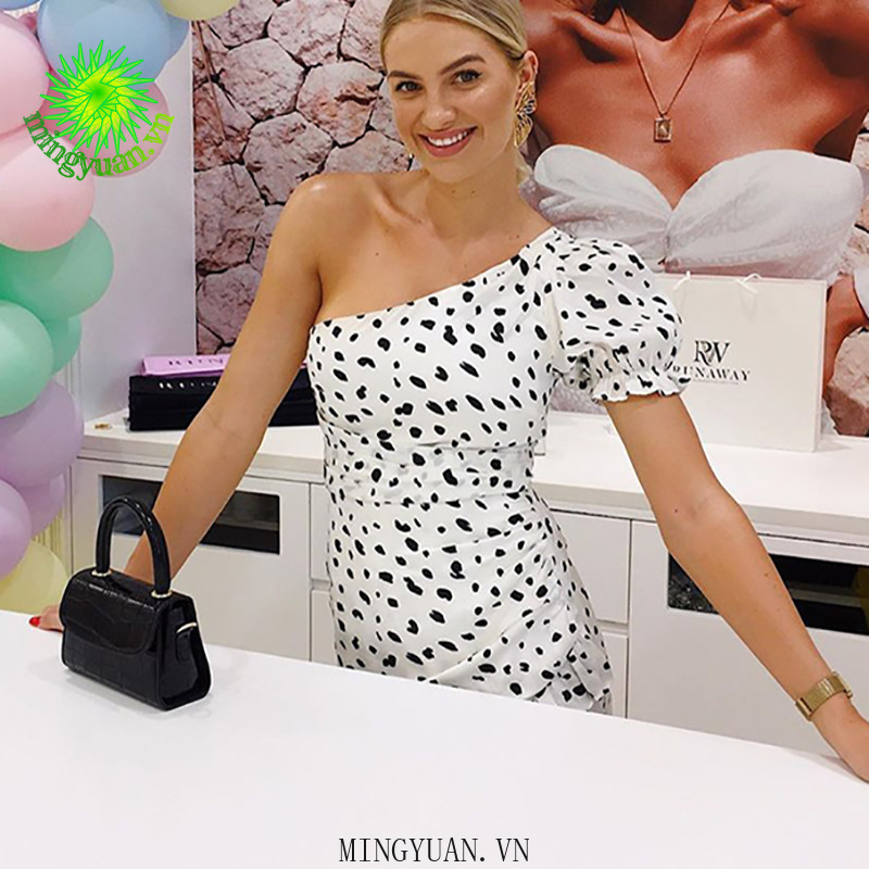 ( Mingyuan ) New one-shoulder ruffled polka dot pleated dress