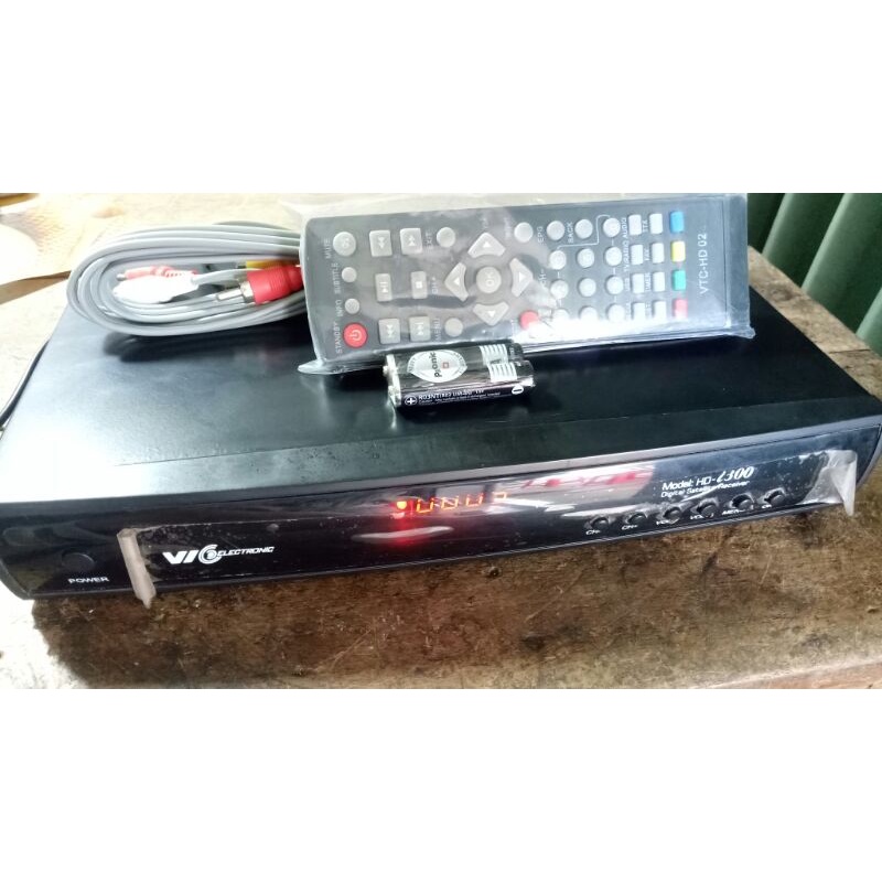 Đầu thu chảo vệ tinh VICELECTRONIC Model:HD-¿300 củ còn ok sài tốt rõ nét với đài HD kèm,pin,dây AV, romot. thay khách.