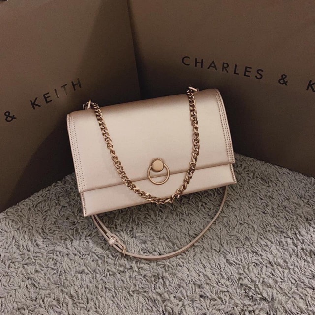 Túi cnk auth có sẵn