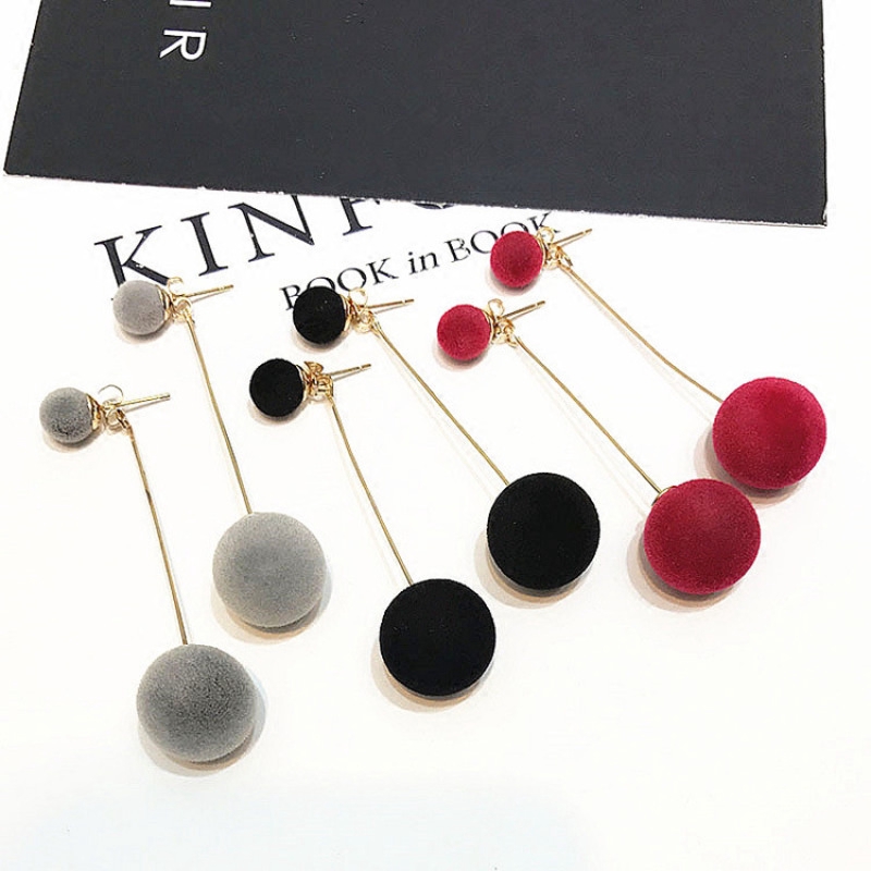 [WHOLESALE]Khuyên Tai Quả Cầu Lông Xù Đáng Yêu Dành Cho Nữ