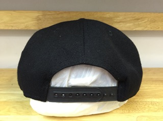 Mũ snapback Addidas đen MHH288