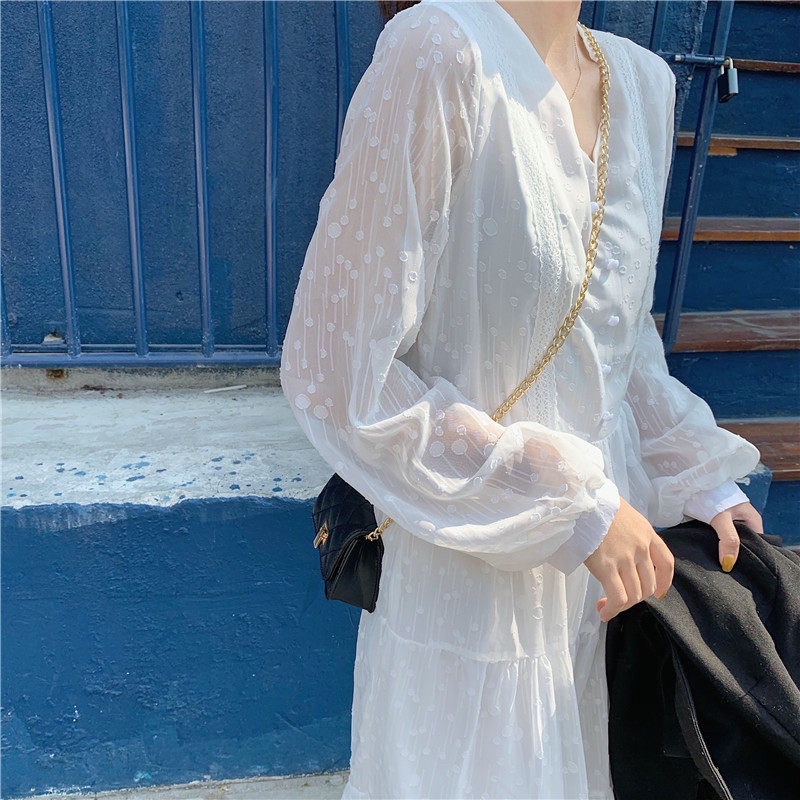 Đầm Trắng Tay Dài Phối Dây