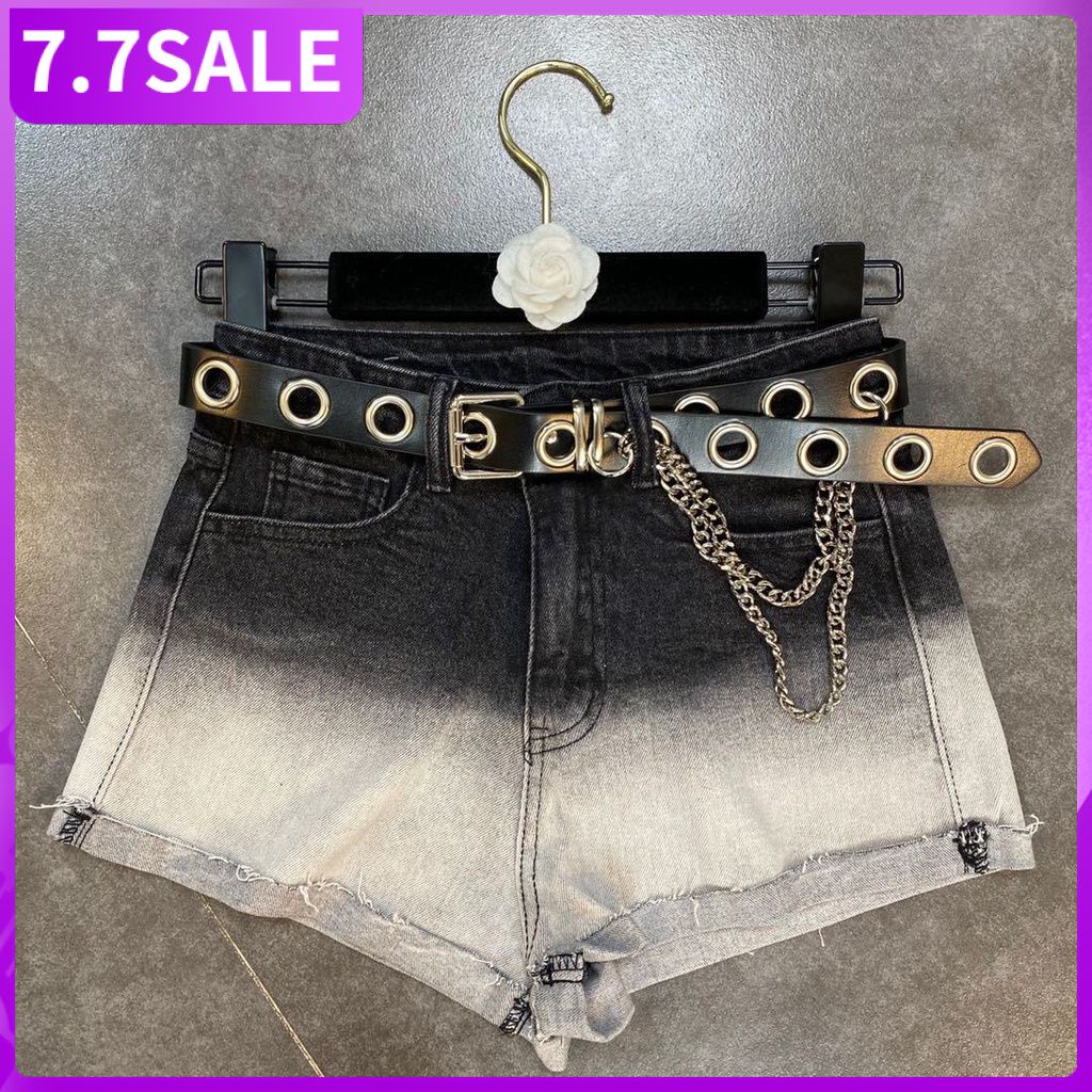 In the summer of 2022, the new plus-size Korean version gradually changes color and washes the street to hide the meat and show the fat sister denim shorts.