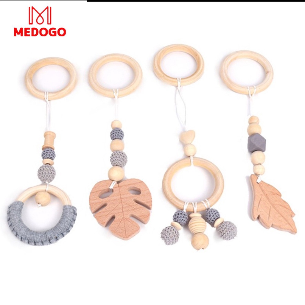 Bộ 4 móc treo đồ chơi gỗ MEDOGO treo nôi gắn kệ chữ A cho bé với đủ màu sắc đa dạng