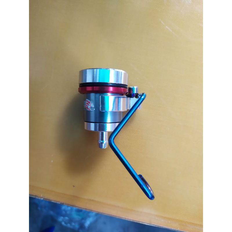 Bát kẹp bình dầu titan