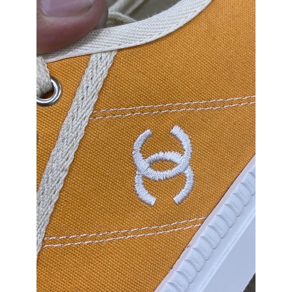 Giày thể thao size 39-40 mỏng