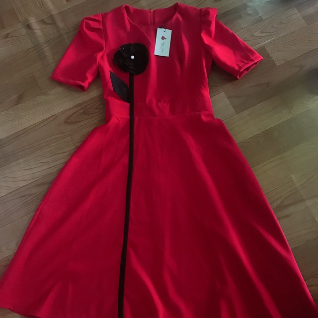 Váy đỏ size S