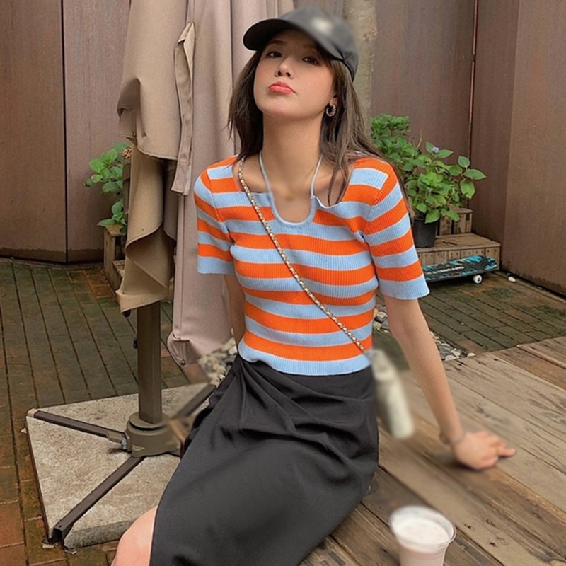 Áo thun nữ ngắn tay kiểu cổ yếm họa tiết kẻ sọc thời trang