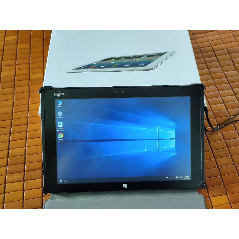Máy tính laptop 2 in 1 Fujitsu Arrows Tab Q506 Nhật 99%