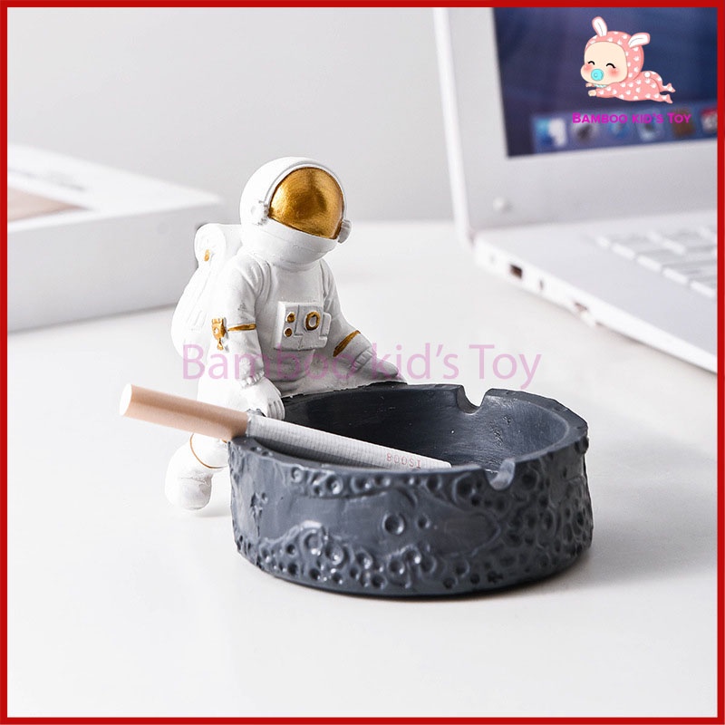 Gạt tàn thuốc lá phi hành gia để bàn siêu chất
