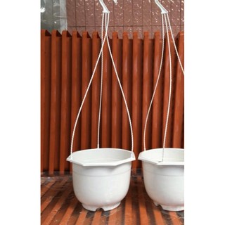 chậu nhựa treo ban công