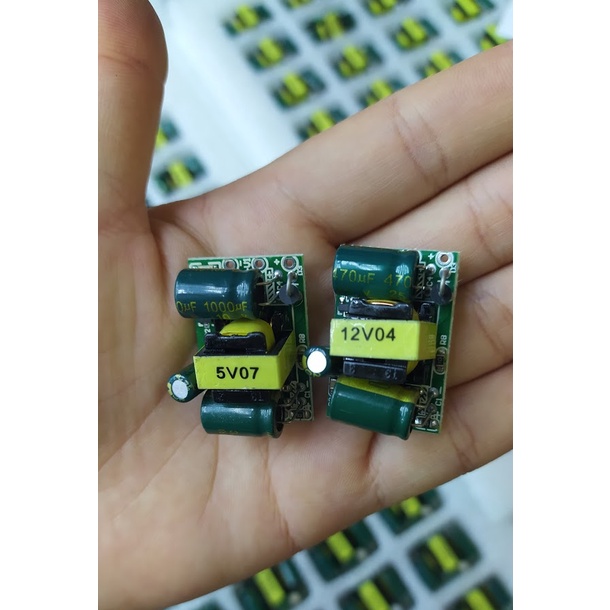 bộ xung mini 5v 700mA, có thể cấy ổn áp ra 3.3V 5V 9V ( 2x3cm)