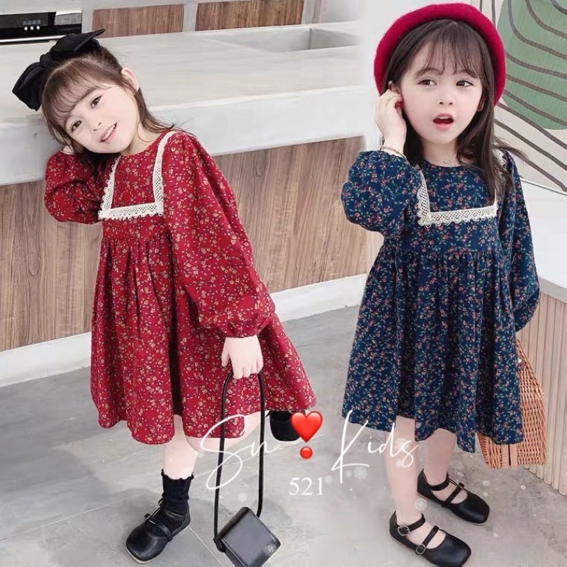 Váy Nhung Tăm Hoa Nhí Đỏ Viền Cổ Ren Bé Gái