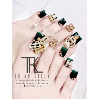 Charm lớn đính móng chân mã B