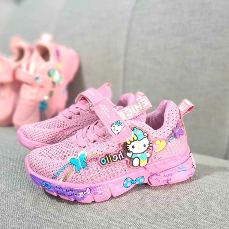 Giày thể thao cho bé gái