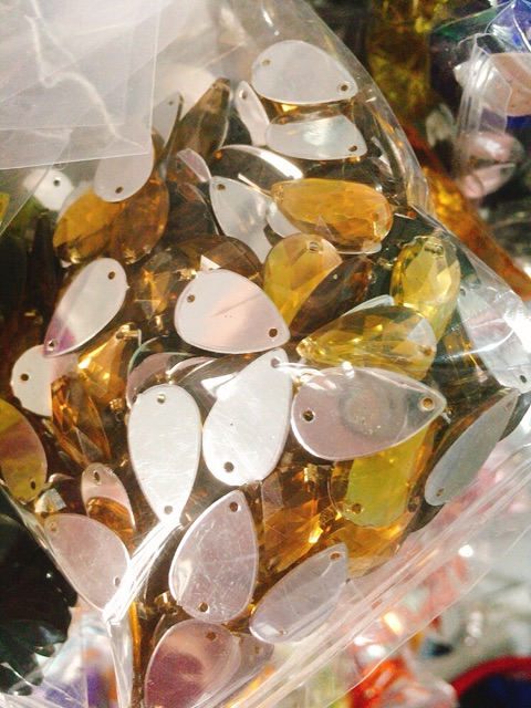 Đá kết giọt size 11x18mm giá rẻ gói 50gr