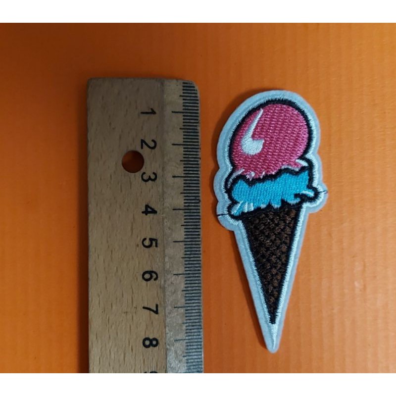 Hình ủi trang trí .