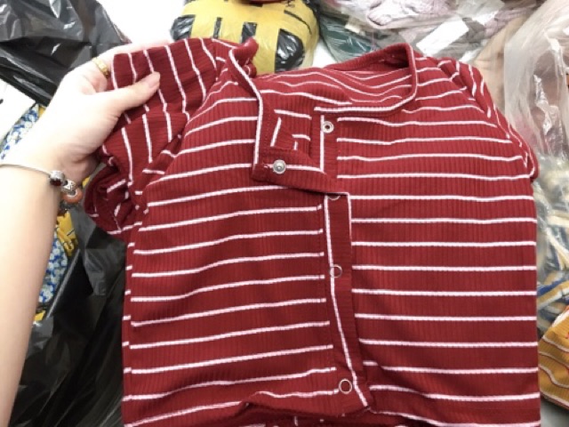 Croptop body nút bấm trơn và sọc nhiều màu | BigBuy360 - bigbuy360.vn