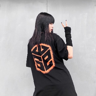 Áo thun SWE LOGO Kim Tiến form rộng unisex tay lỡ hai màu trắng đen