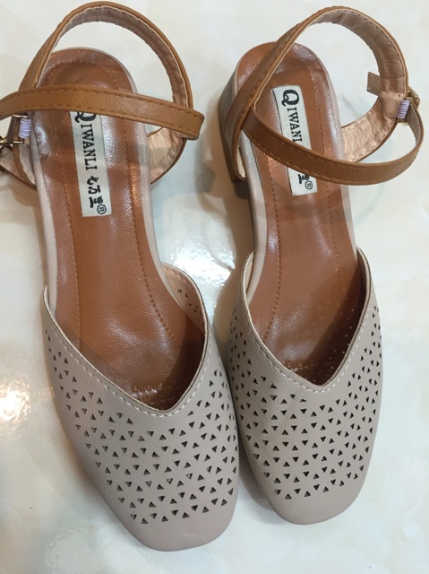 Nhập ngay mã giảm giá WBSTHANG7 để được giảm 15%- Sandal bít mũi chất mềm đẹp