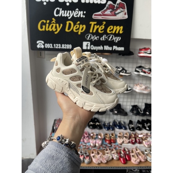 Giày thể thao bé trai