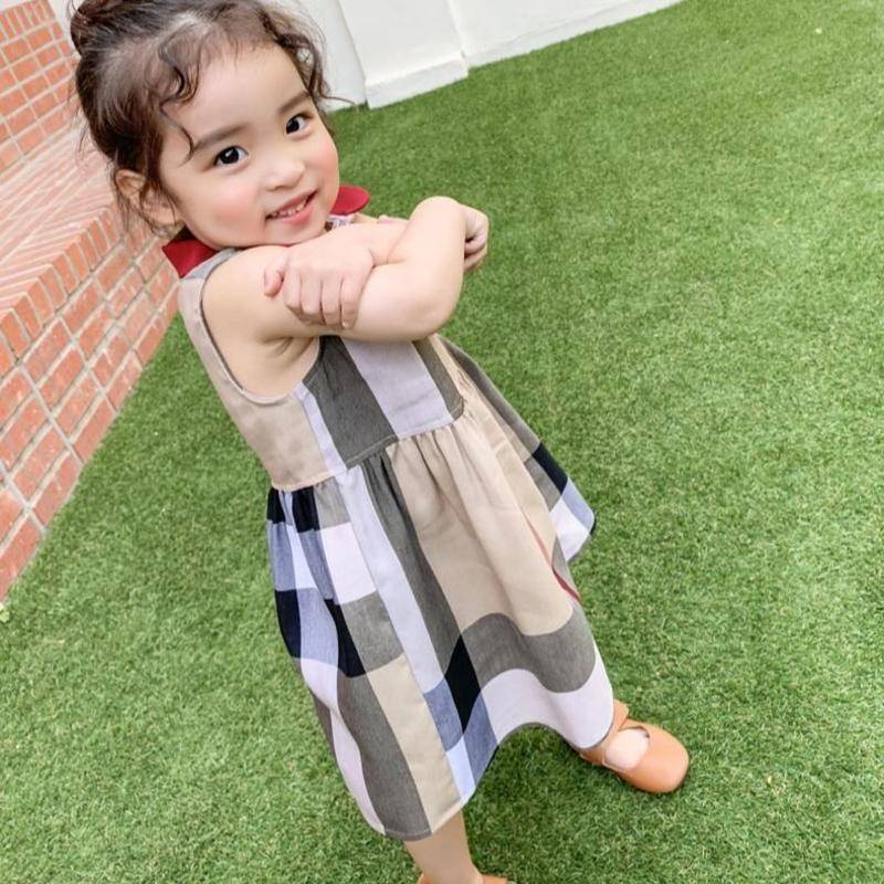 Váy không tay kiểu vest phong cách Anh cho bé