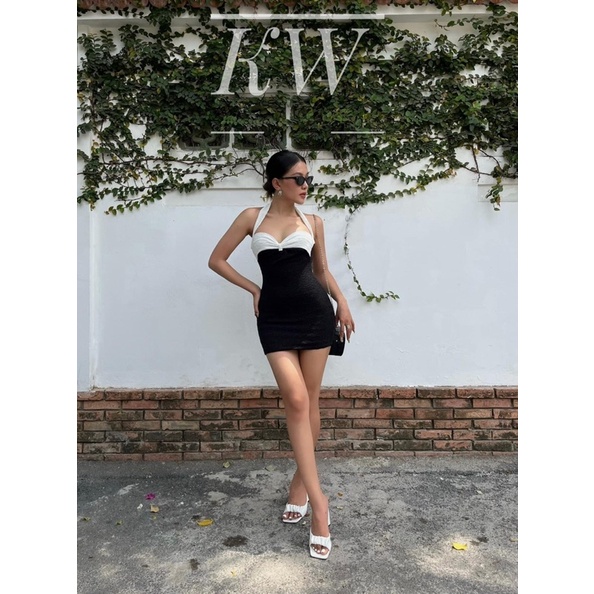 đầm body nơ ngực dây choàng cổ