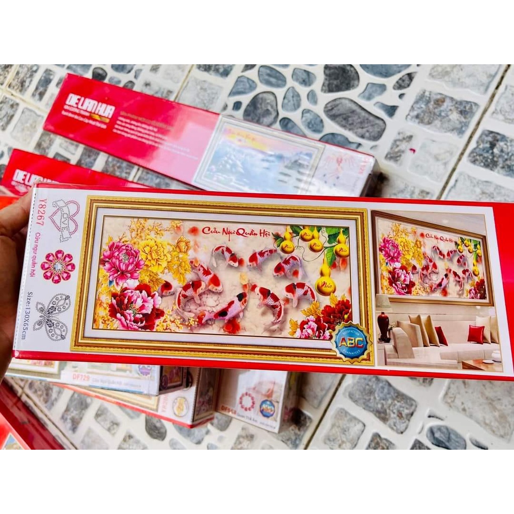 Tranh đính đá cá cửu ngư quần hội KT:130x60cm,150x70cm. Tranh gắn đá tự làm.