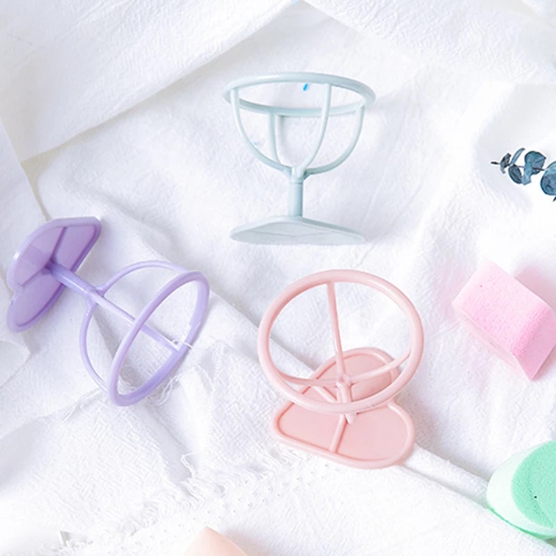 1 Giá Đỡ Bông Mút Trang Điểm Hình Trái Tim Dễ Thương