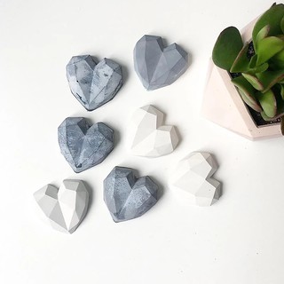 Khuôn silicone 3d hình trái tim carved heart