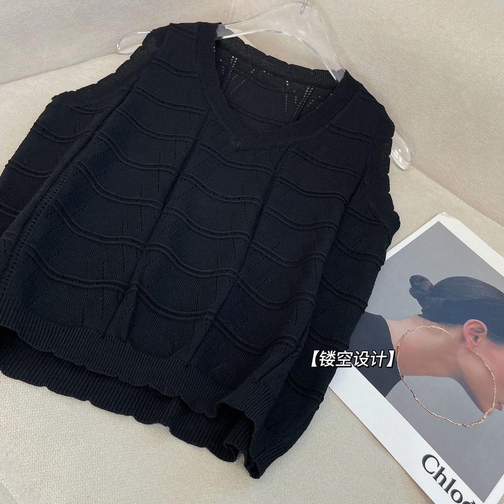 Áo Sát Nách Dệt Kim Thiết Kế Cổ Chữ V Quyến Rũ