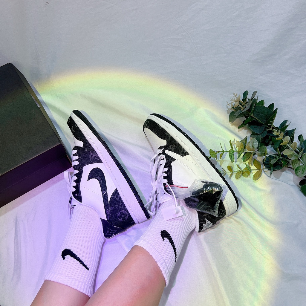 Giày Thể Thao Nam Nữ Ngô Thắng JD Thấp Travis Màu Đen Trắng