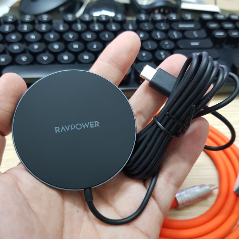 Bộ sạc nhanh không dây từ tính RAVpower USB C