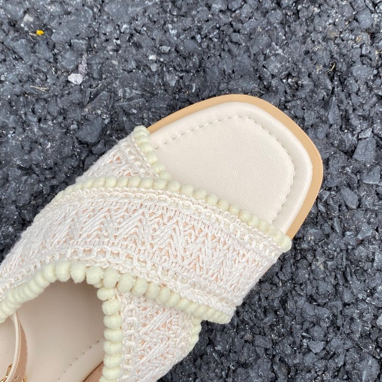 [ Mã 66CBSALE giảm 30K đơn 200K] Xăng Đan Đế Bằng Hở Ngón Phối Nút Chéo Xinh Xắn Dành Cho Nữ | BigBuy360 - bigbuy360.vn