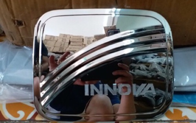 Nắp bình xăng theo xe inova