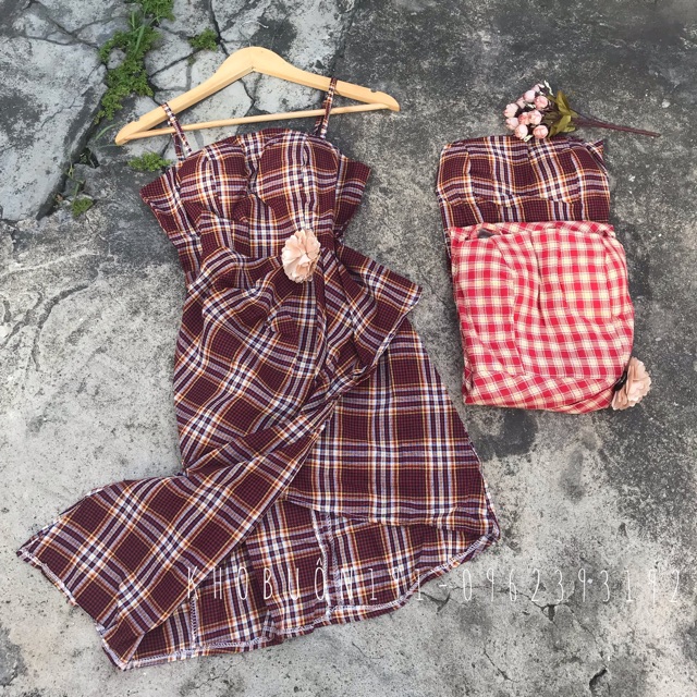 Đầm 2 Dây Cúp Ngực Kẻ Sọc Xẻ Tà Trước - Hàng Thiết Kế - TK04