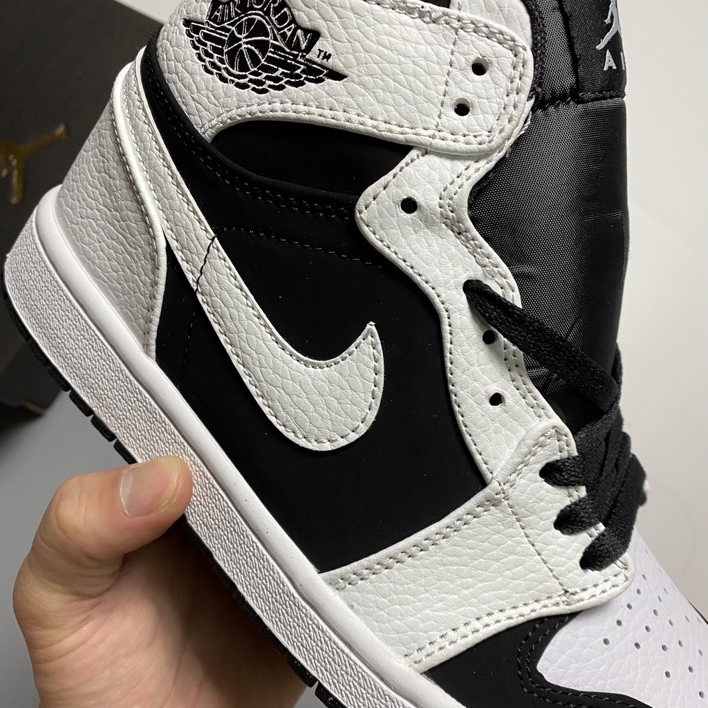 Giày Jordan 1 Mid White Black  - Hype Sneaker | Phiên bản 1:1 chuẩn.