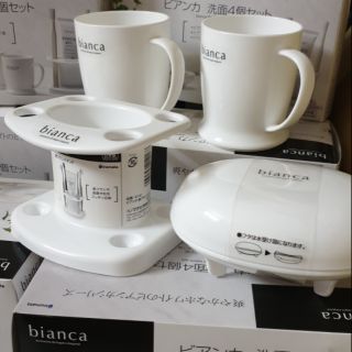 Bộ nhà tắm 4 món