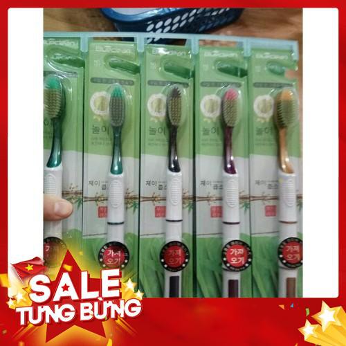 Bàn chải đánh răng hoạt tính than tre - Siêu HOT