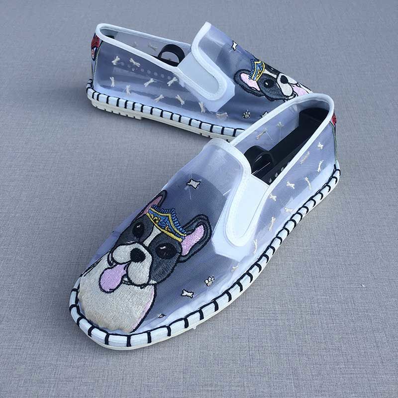 Giày Lười Vải Lưới Đục Lỗ Thoáng Khí Thêu Hình Ma Độc Đáo